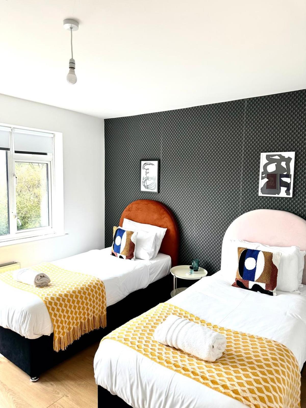 Deluxe House *